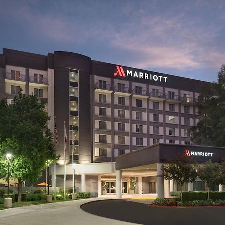 Отель Visalia Marriott At The Convention Center Экстерьер фото