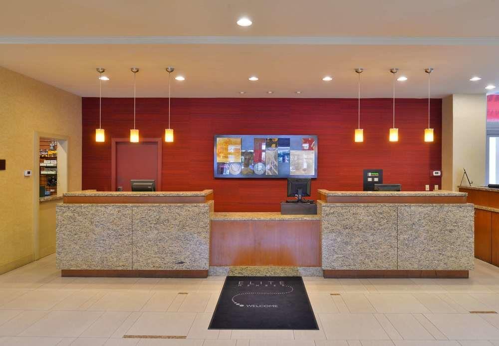 Отель Visalia Marriott At The Convention Center Экстерьер фото