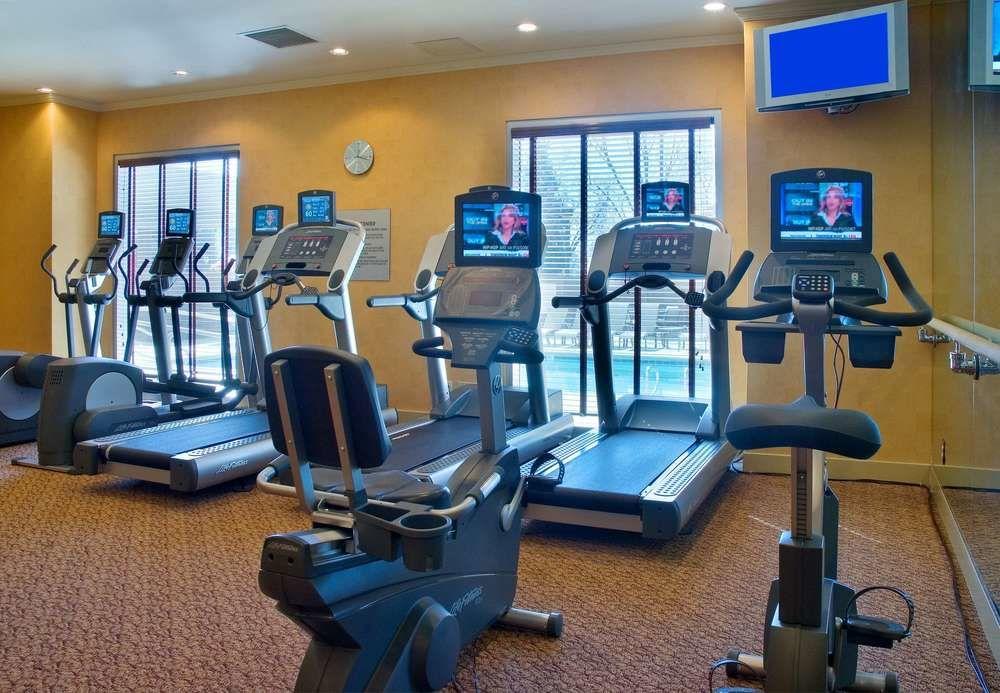Отель Visalia Marriott At The Convention Center Экстерьер фото