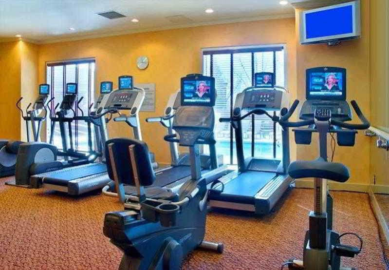 Отель Visalia Marriott At The Convention Center Экстерьер фото