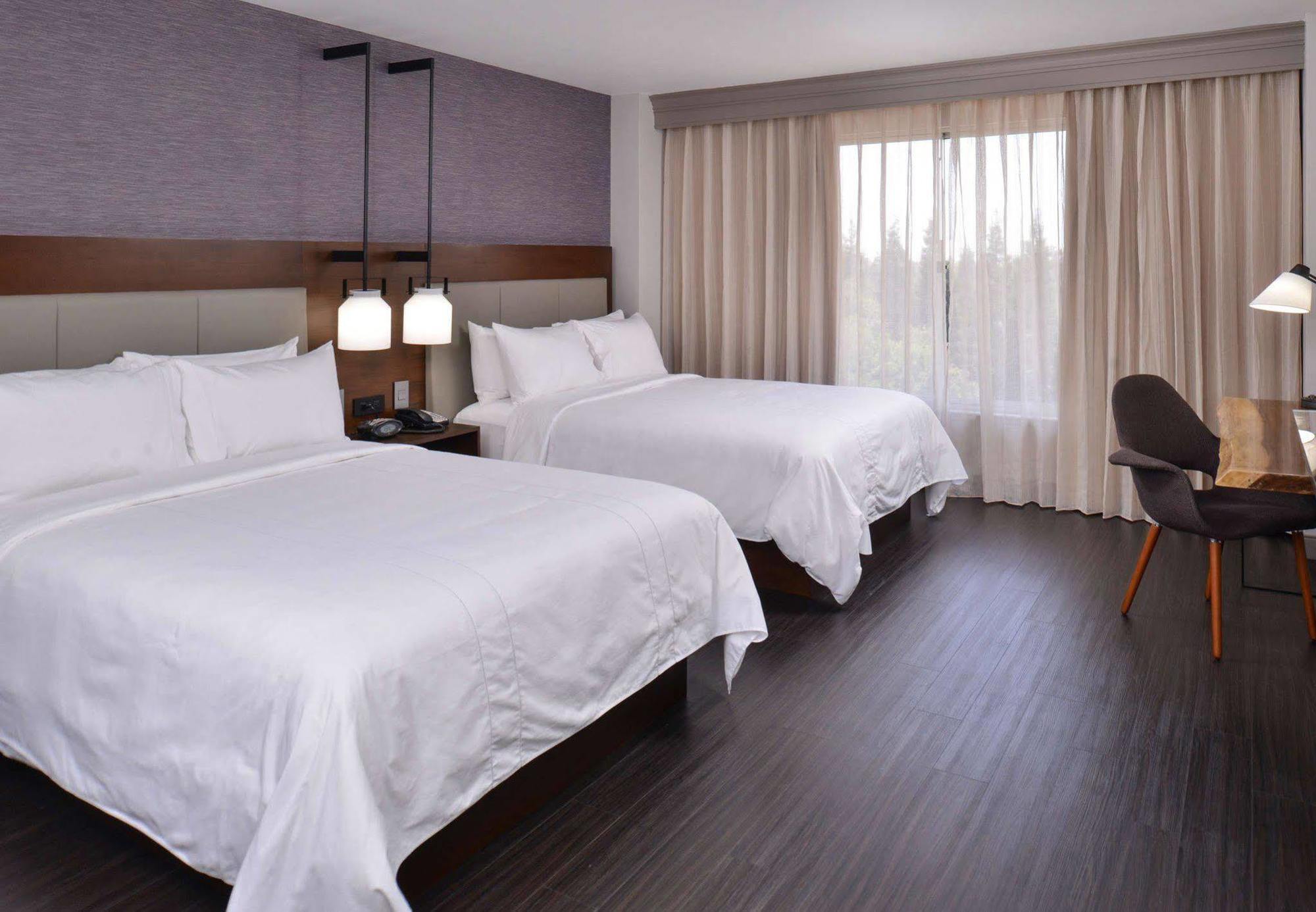 Отель Visalia Marriott At The Convention Center Экстерьер фото